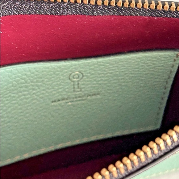 Marc Jacobs Teal Light Green Leather Zipper Clutch Pouch with Gold Lock 9"x6" - Picture 4 of 7